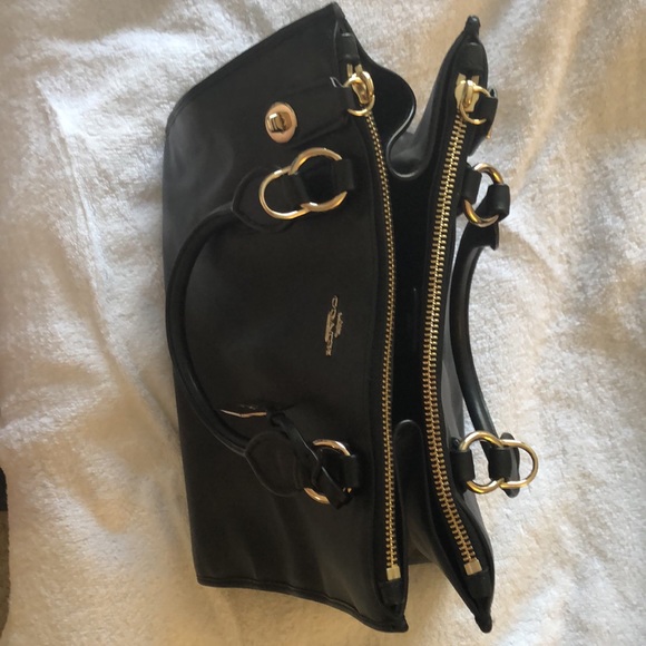 Black leather Coach purse - Picture 4 of 7